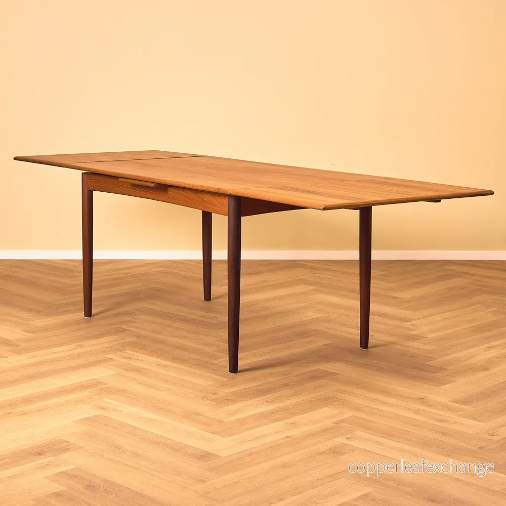 Danskt rektangulärt matbord i teak och valnöt från N&R Møbler - Bild 2