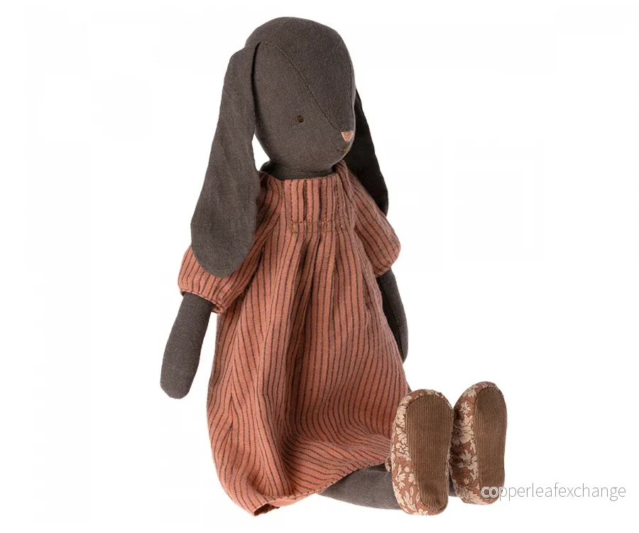 Maileg – Kanin med långa örn, flicka med klänning, bunny size 3 - Bild 3