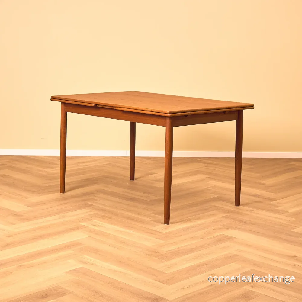 Danskt matbord i teak Danskt matbord i teak