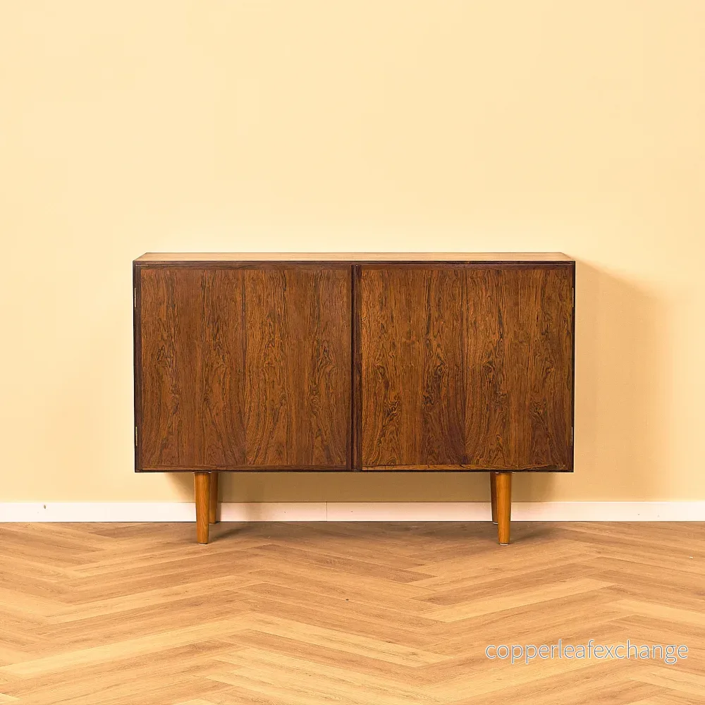 Danskt sideboard i Santos-rosenträ av Omann Jun A/S Danskt sideboard i Santos-rosenträ av Omann Jun A/S