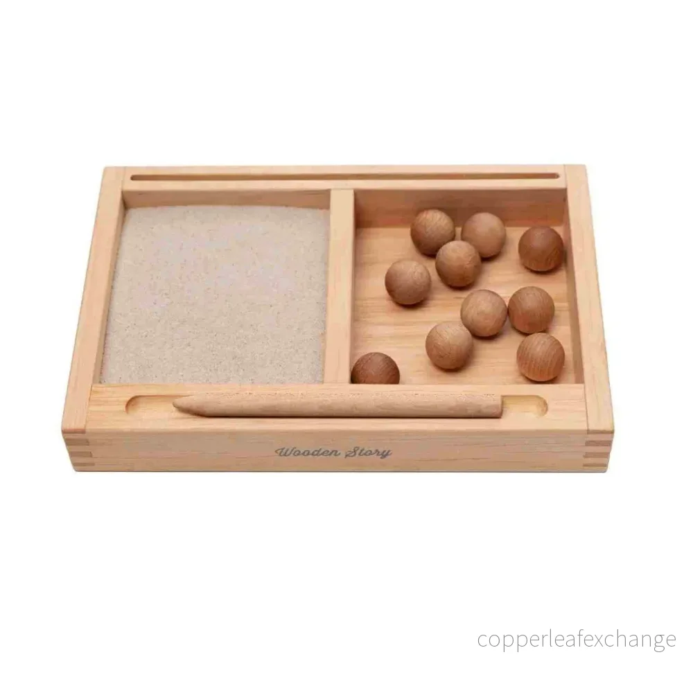Liten Montessori sandskrivningslåda i trä med avdelare Liten Montessori sandskrivningslåda i trä med avdelare