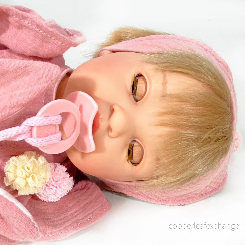 Noa Pink handgjord docka – 45 cm - Bild 3