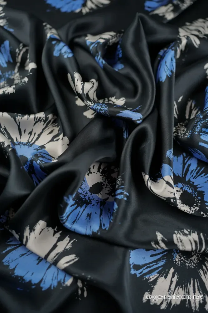 Liberty – Silk Satin – Klein Bloom