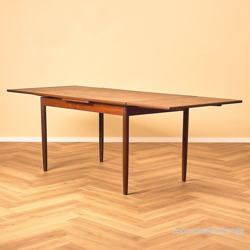 Danish Teak and Walnut Dining Table with Pull-out Leaves - Bild 2
