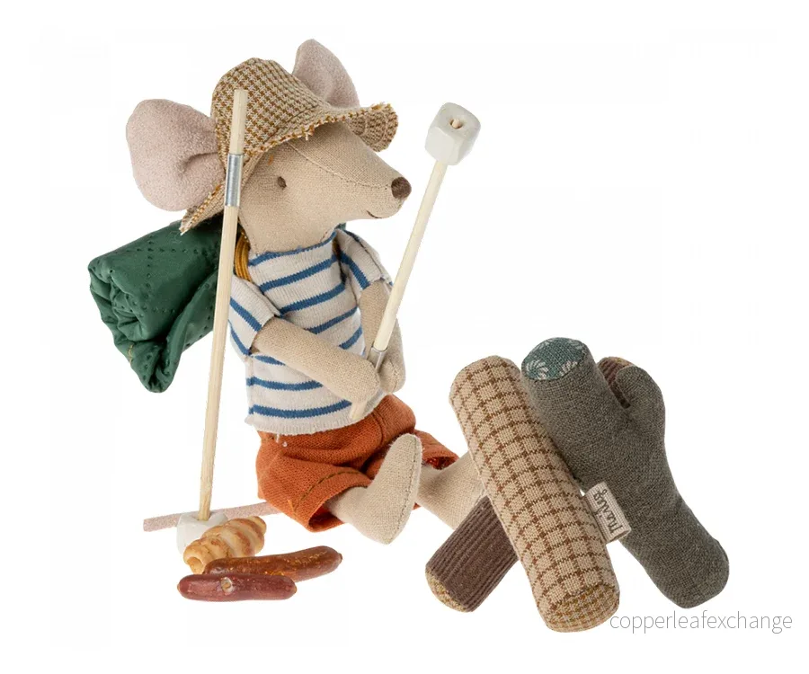 Maileg – Brasa set med ved i miniatyr med grillpinnar, stockar, korvar och marshmallows - Bild 3