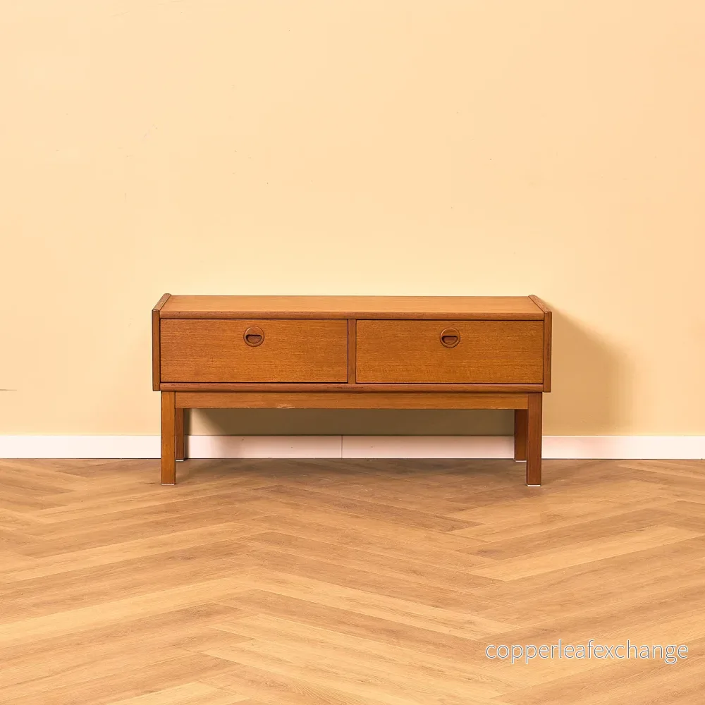 Svensk skänk / TV-bänk i teak