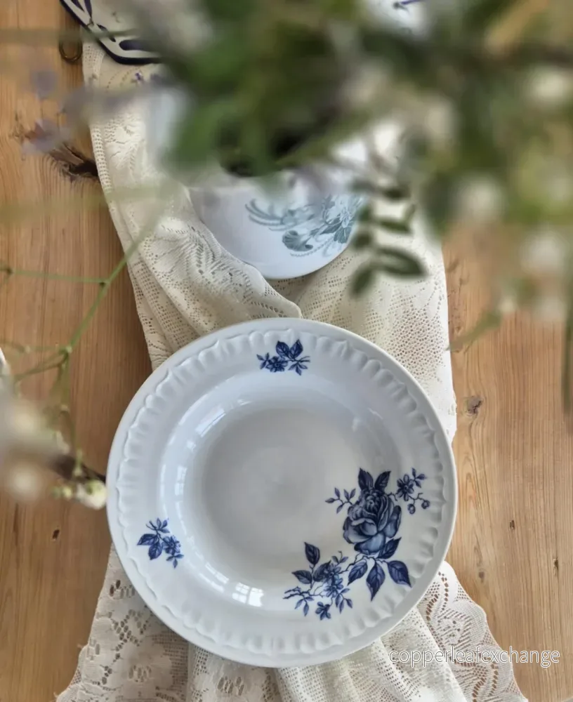 Blåvita djupa tallrikar 7 st - Blommig - Bild 2