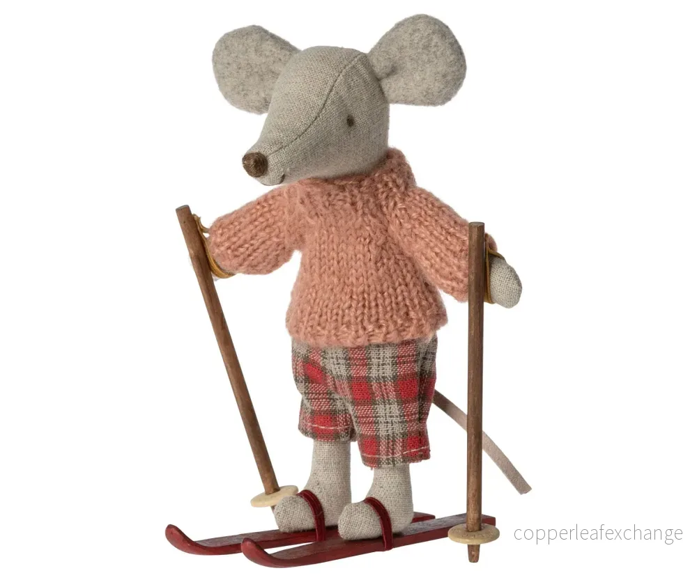 Maileg vintermus, storasyster på skidor