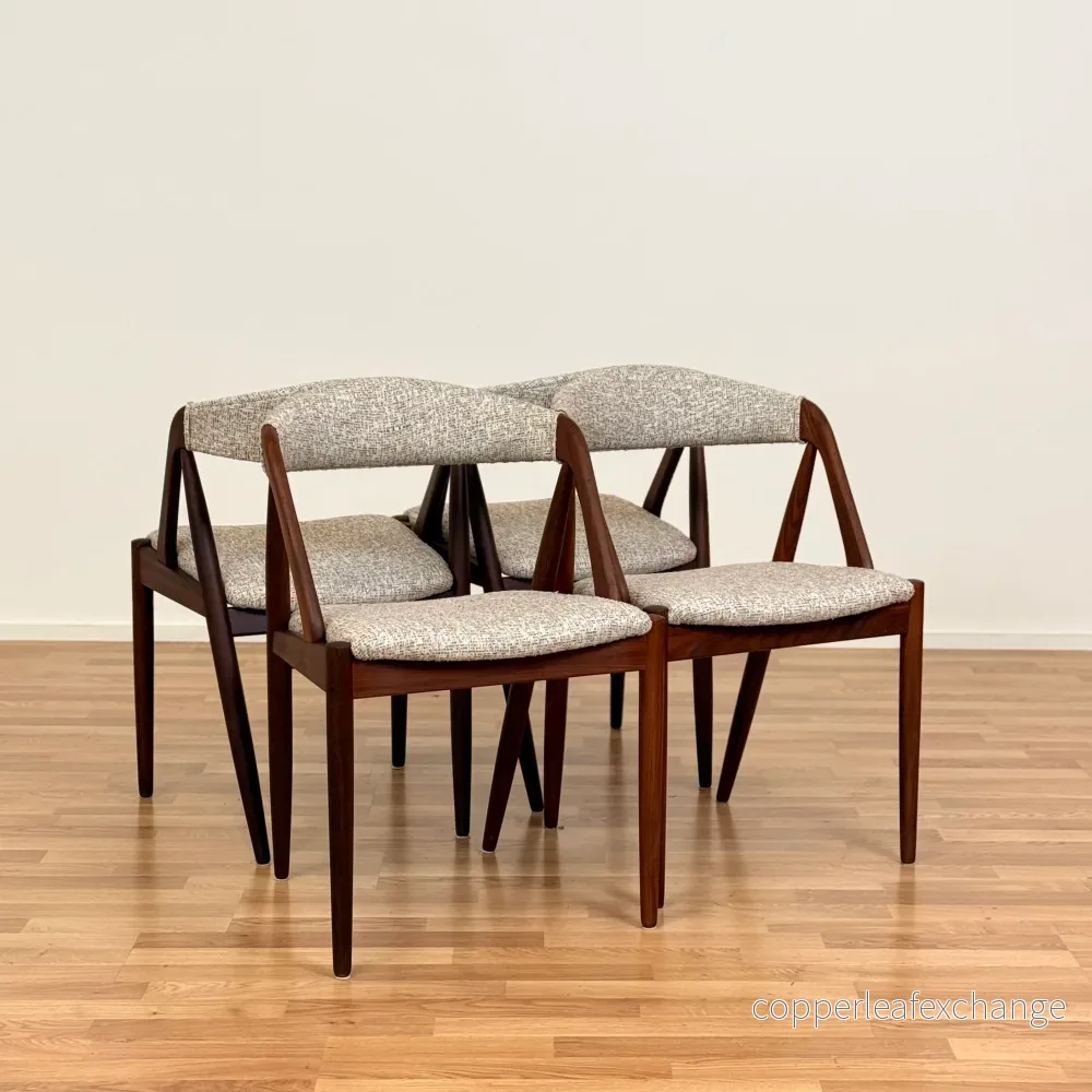 Set om 8 matstolar i valnöt av Kai Kristiansen, 1950-60-tal, Danmark - Bild 2