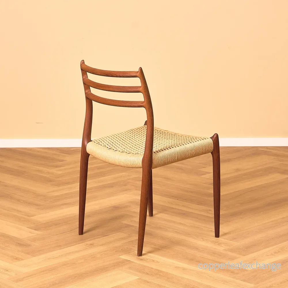 Danskt set med 4 matstolar i teak, Niels O. Møller, modell 78 - Bild 3