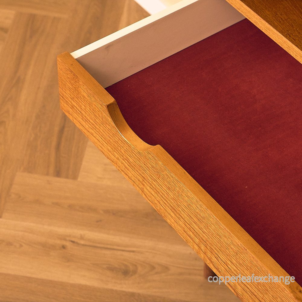 Svensk bokhylla med vinylhållare i teak - Bild 3