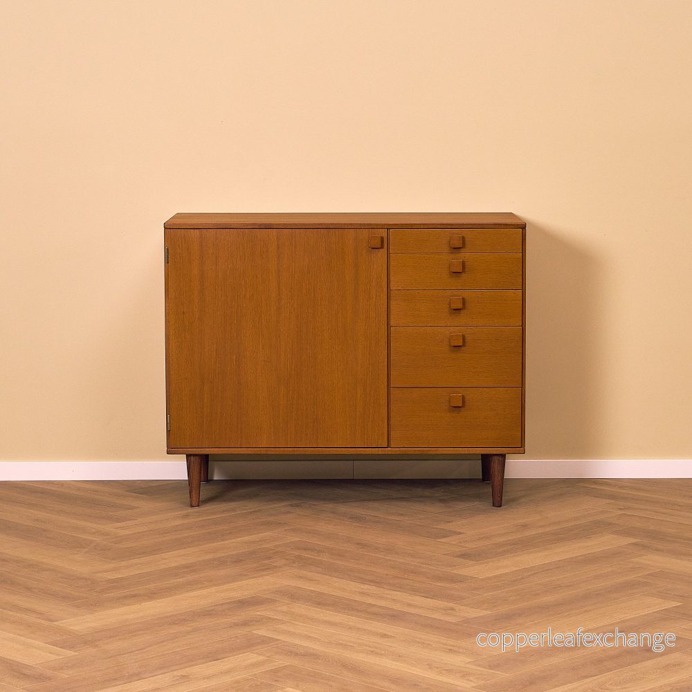 Swedish sideboard i teak av Johannesborgs Möbelfabrik AB, modell ”Contenta” Swedish sideboard i teak av Johannesborgs Möbelfabrik AB, modell ”Contenta”