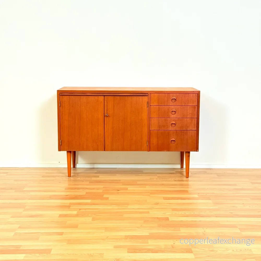 Svensk skänk i teak Svensk skänk i teak