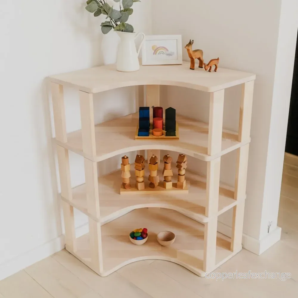Modulär Montessorihyllahörn – 4 hyllor Modulär Montessorihyllahörn – 4 hyllor