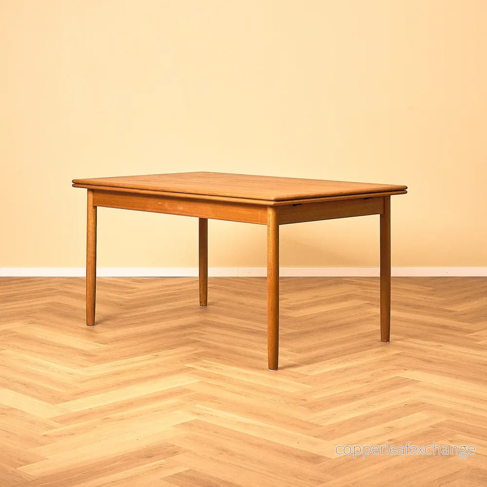 Danish dining table in teak Danish dining table in teak