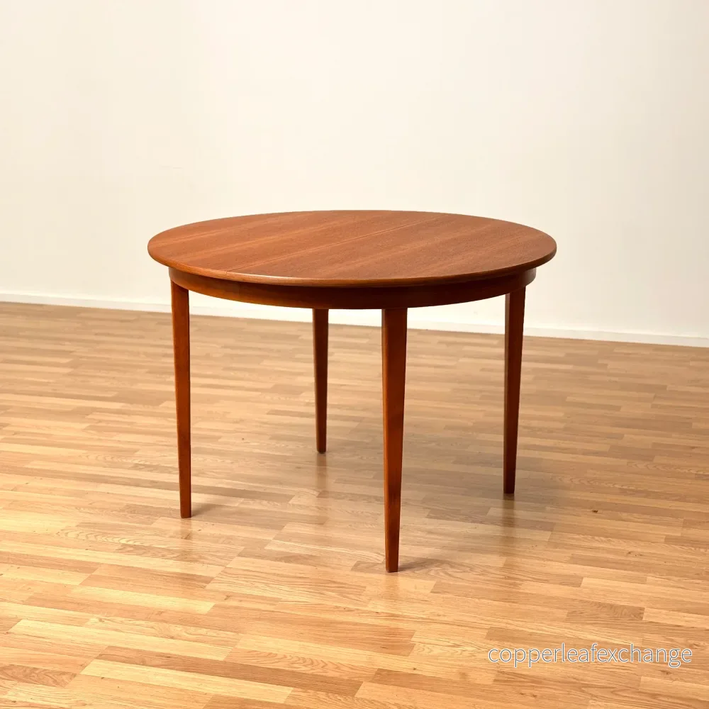Litet runt matbord i teak och bok, 1950-60-tal, Sverige