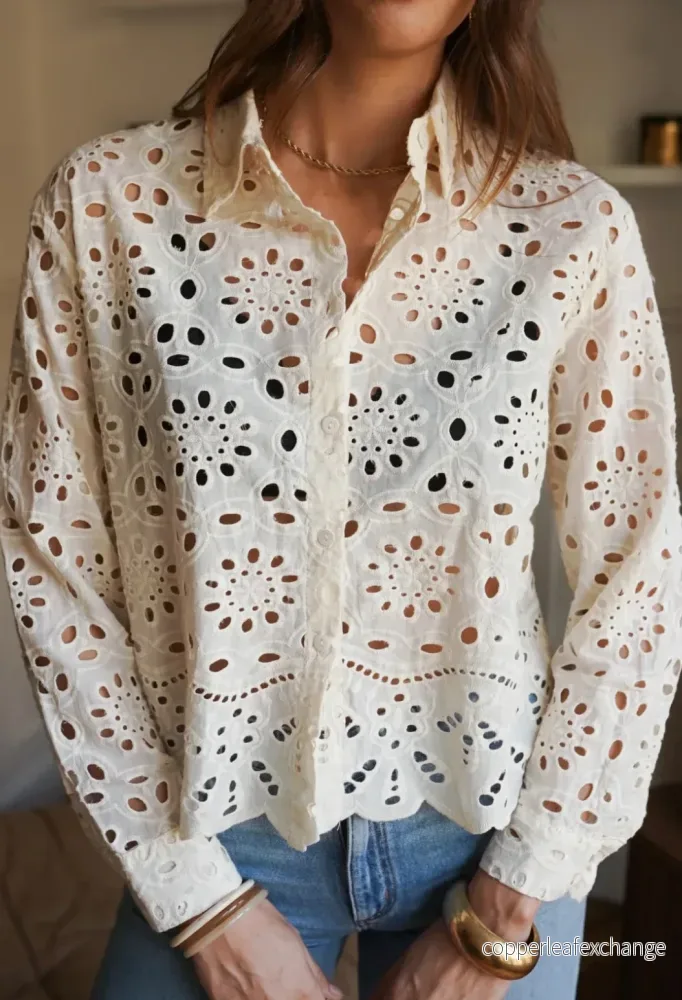 Louise blus med hålbroderi Beige Louise blus med hålbroderi Beige