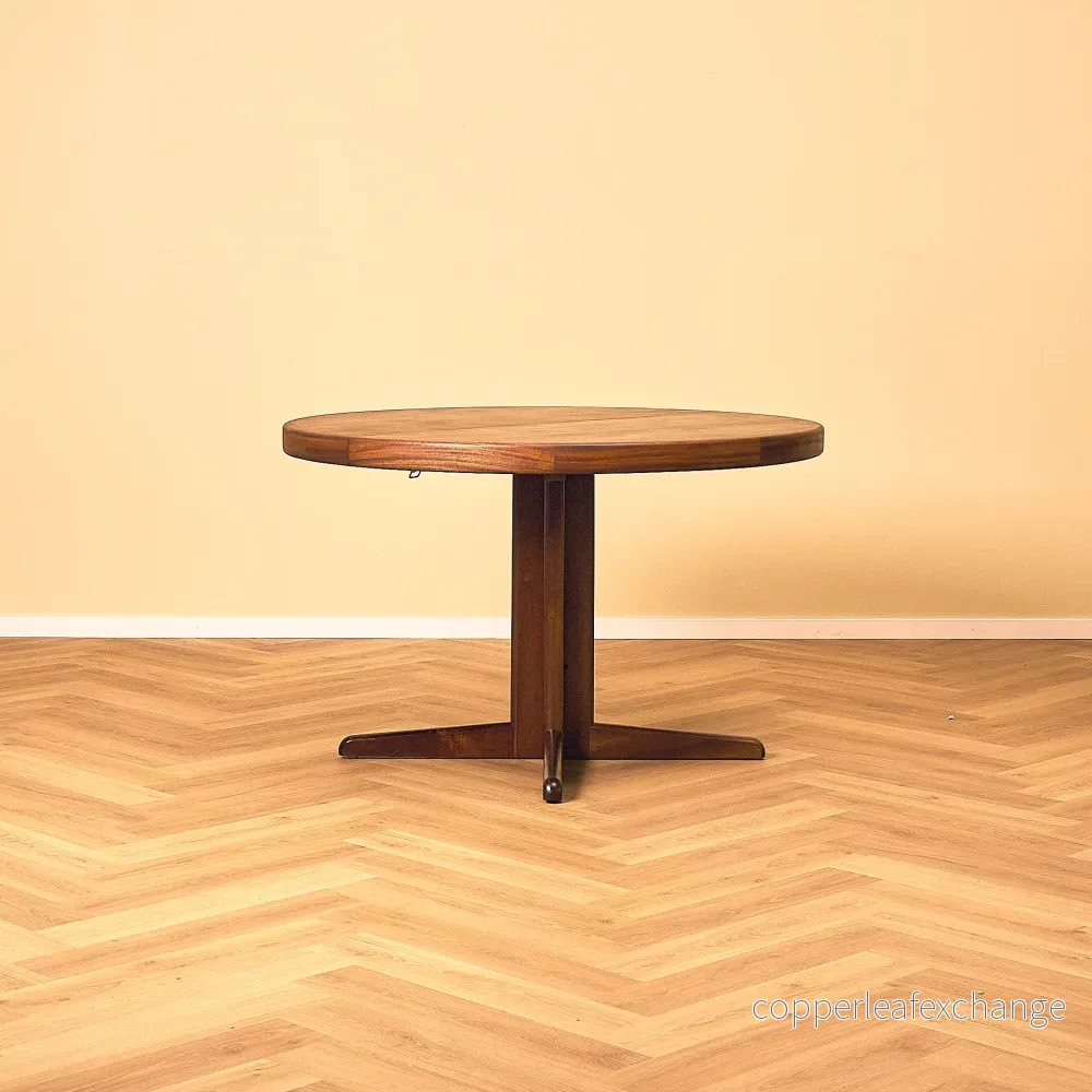 Danish round dining table in mahogany by Bramin
