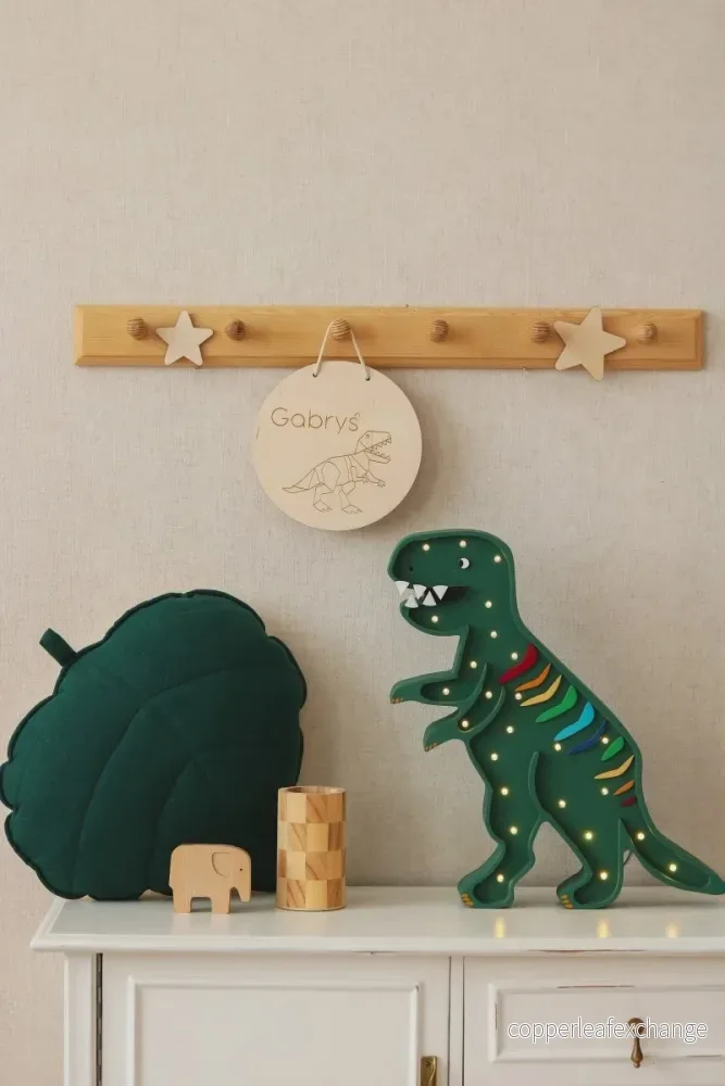 T-Rex nattlampa i trä – dimbar LED med timer