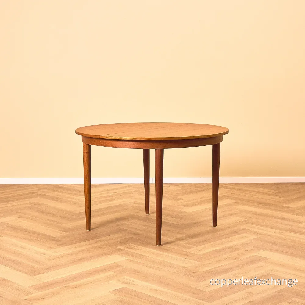Danskt runt matbord i teak Danskt runt matbord i teak