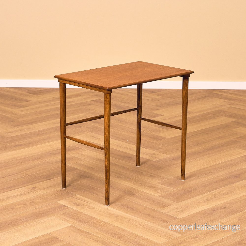 Mid-century sidobord i teak och ek