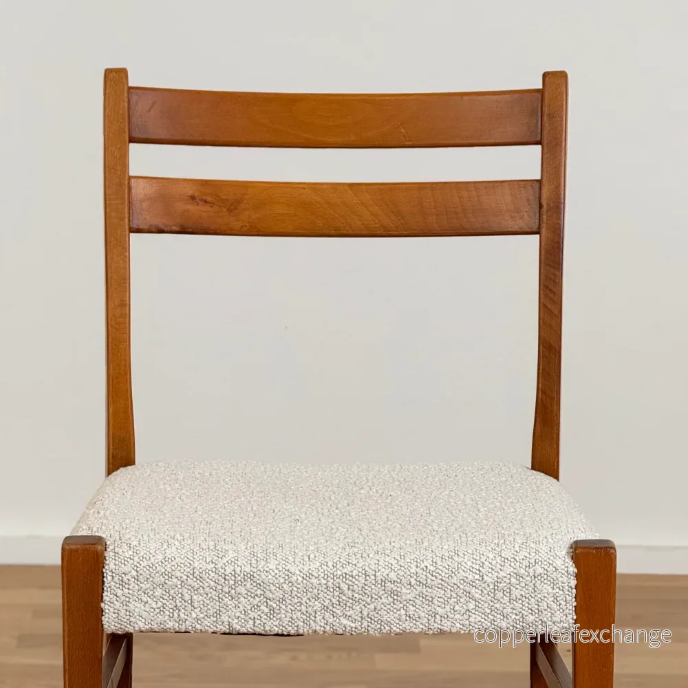 Set om 4 matstolar med bouclé - Bild 2