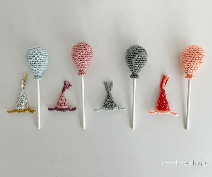 Miniatyr – Virkad ballong och partyhatt till mamma / pappa, storasyster / storebror mus - Bild 3