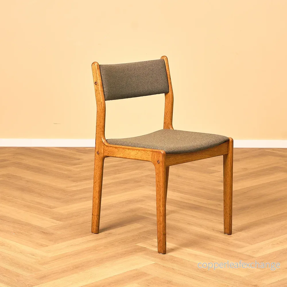 Danska matstolar i teak från Findahl Danska matstolar i teak från Findahl