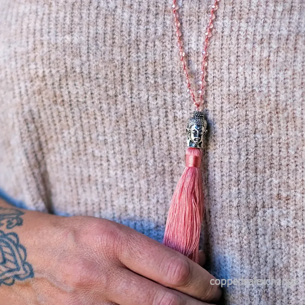 Halsband Buddha med glaspärlor – rosa Halsband Buddha med glaspärlor – rosa