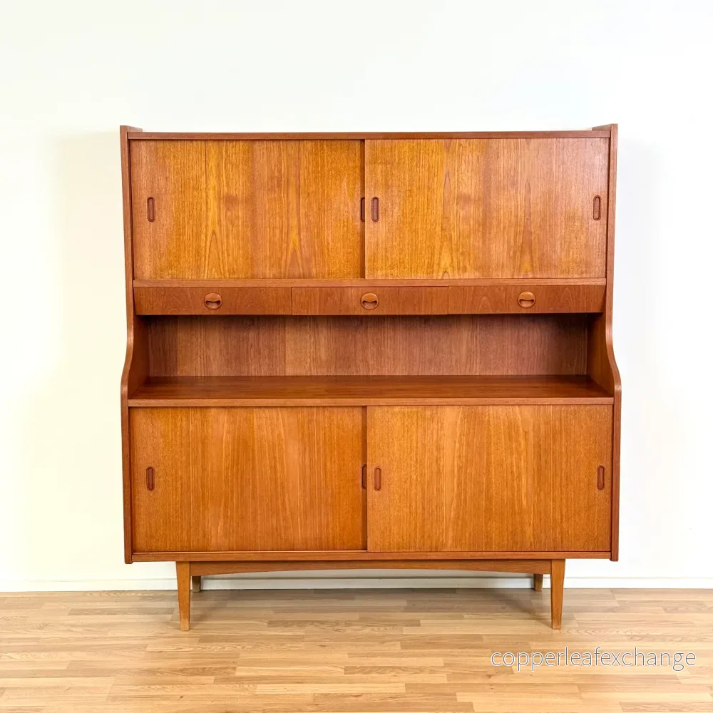 Dansk högskåp i teak Dansk högskåp i teak