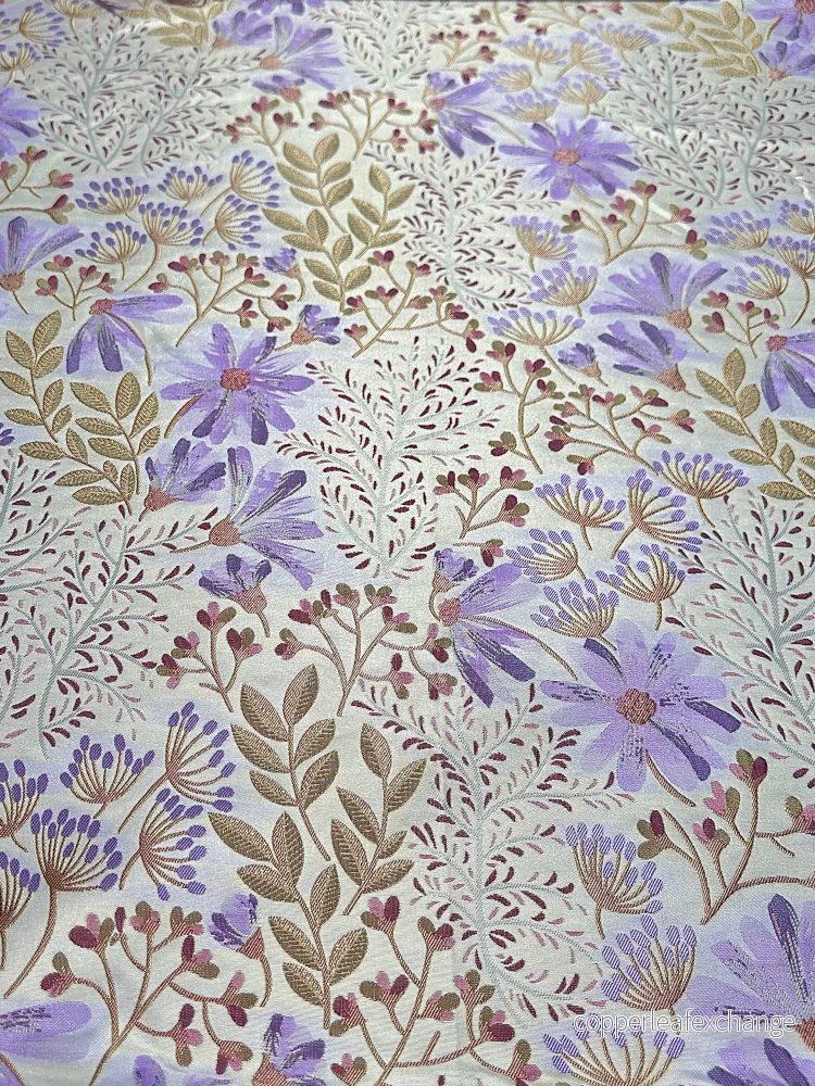 Large floral – Patterned fabric – Luster – Purple – Offwhite