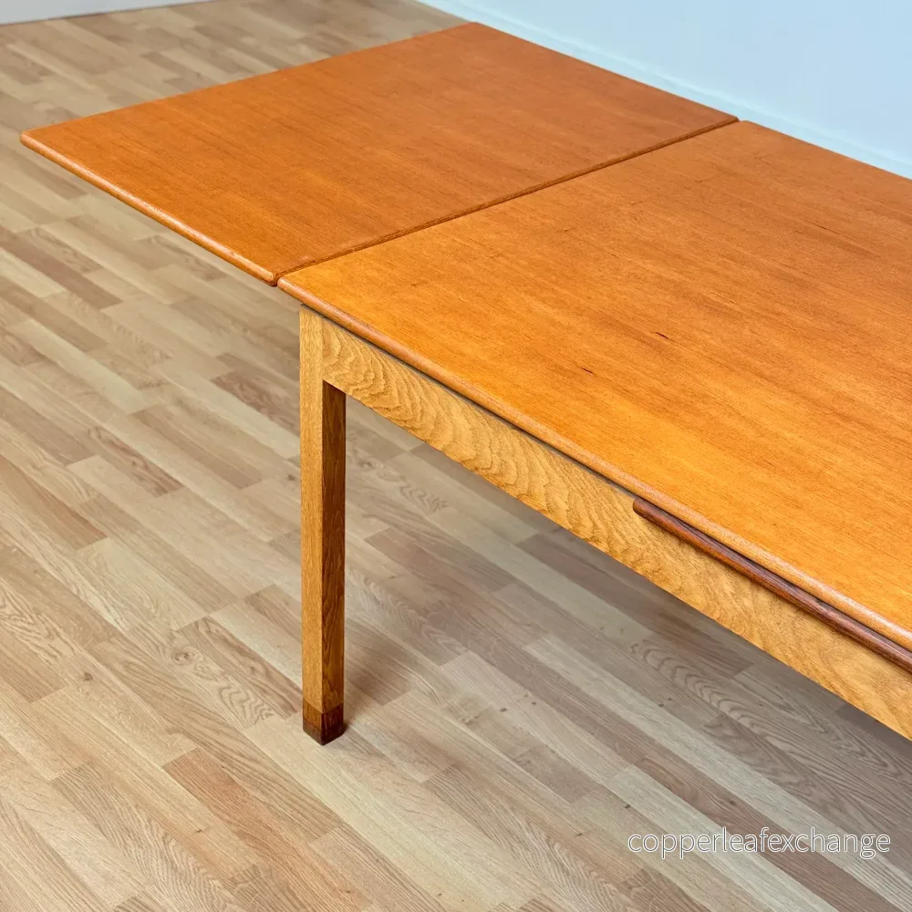 Dansk rektangulärt matbord i teak och ek av Borge Mogensen - Bild 3
