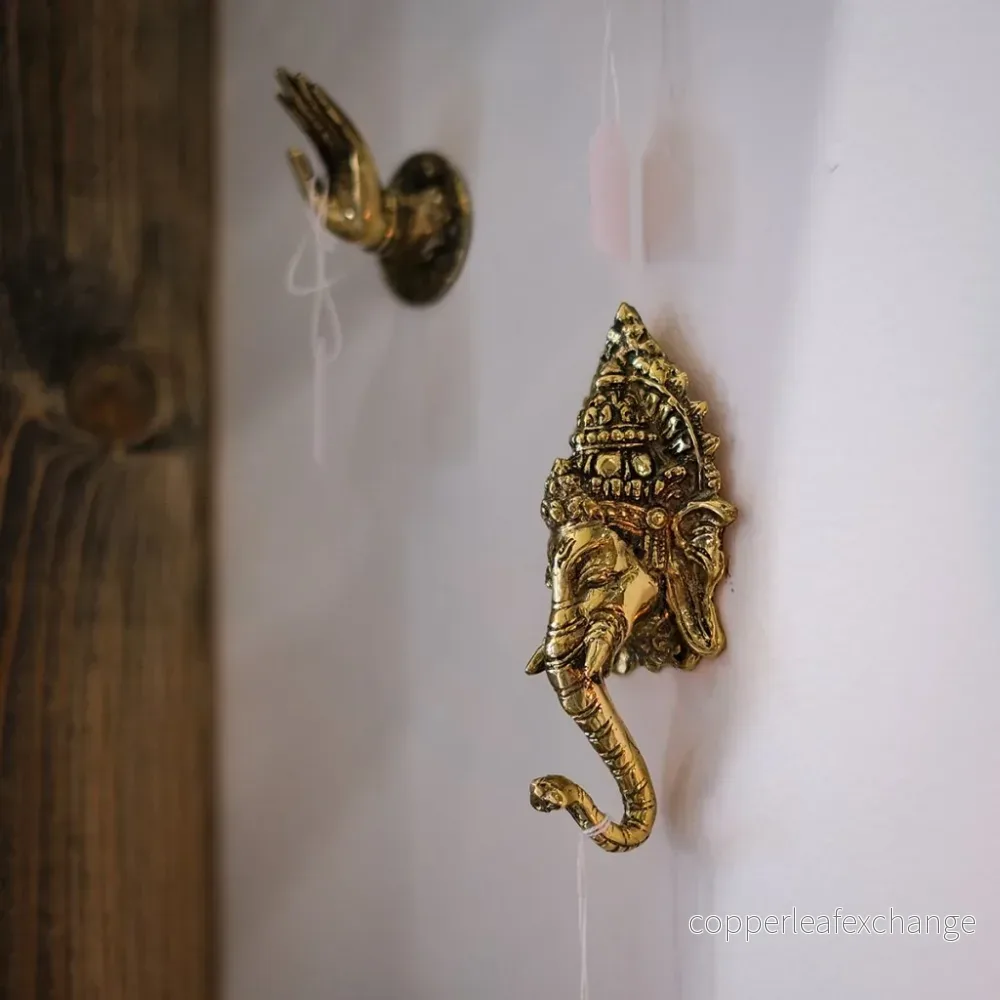 Krok Ganesha i brons