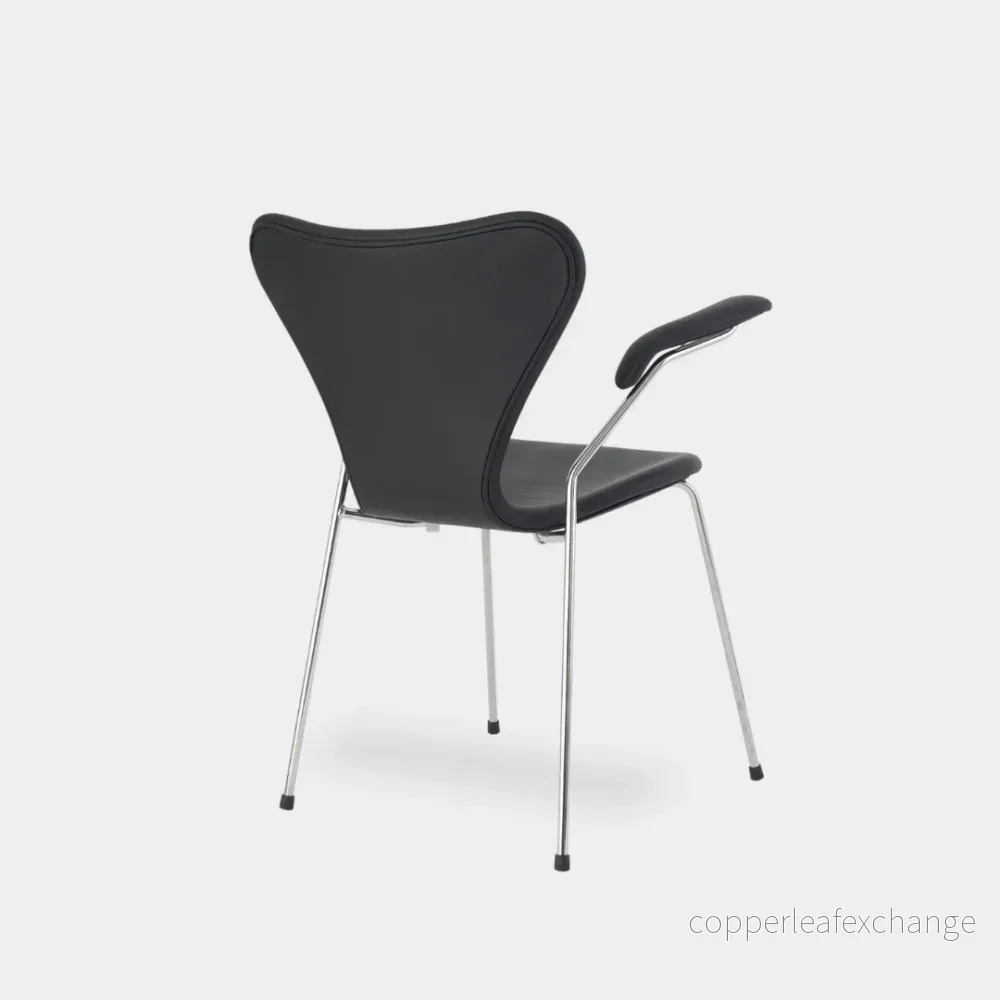Polstring af Arne Jacobsen 7'er stol/ med armlæn - Bild 2
