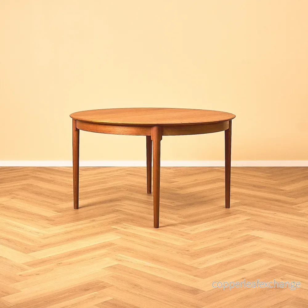 Danskt runt matbord i teak