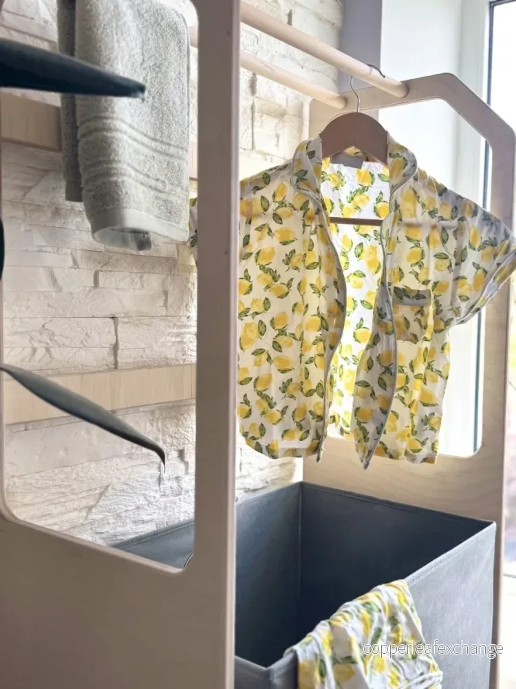 Montessori inspirerat torkställ för barn med förvaringslåda - Bild 3
