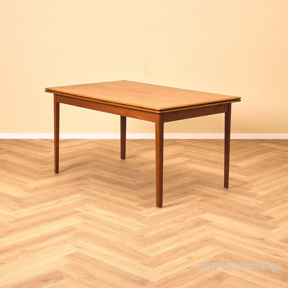 Danskt matbord i teak