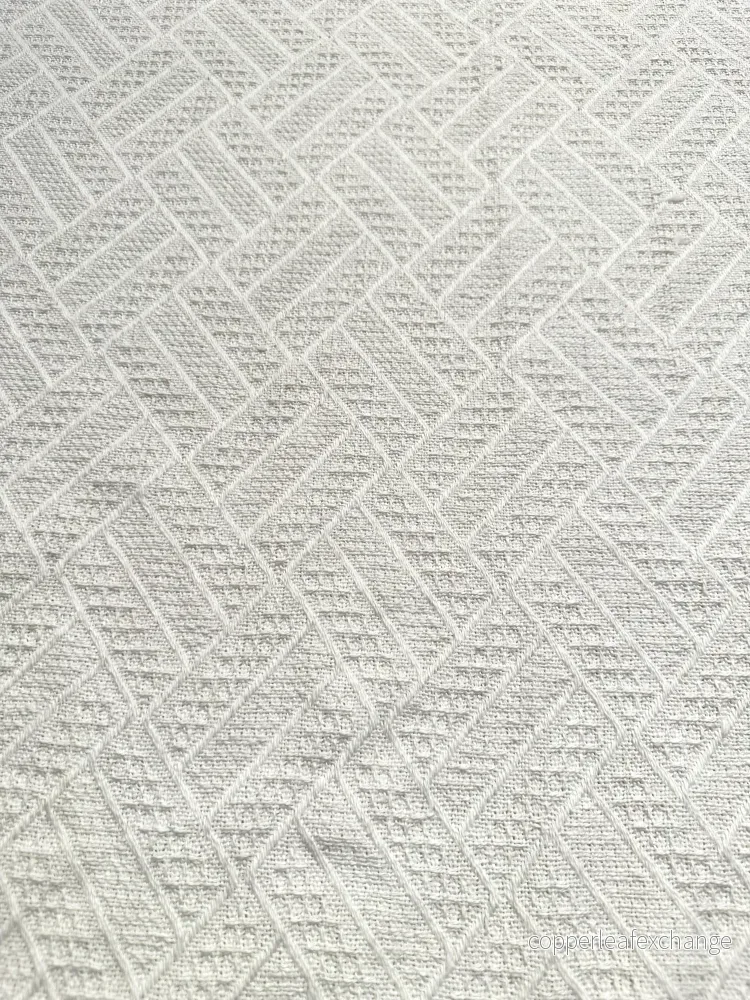 Cotton – Woven pattern – Soft – Off-white – VT9 Cotton – Woven pattern – Soft – Off-white – VT9