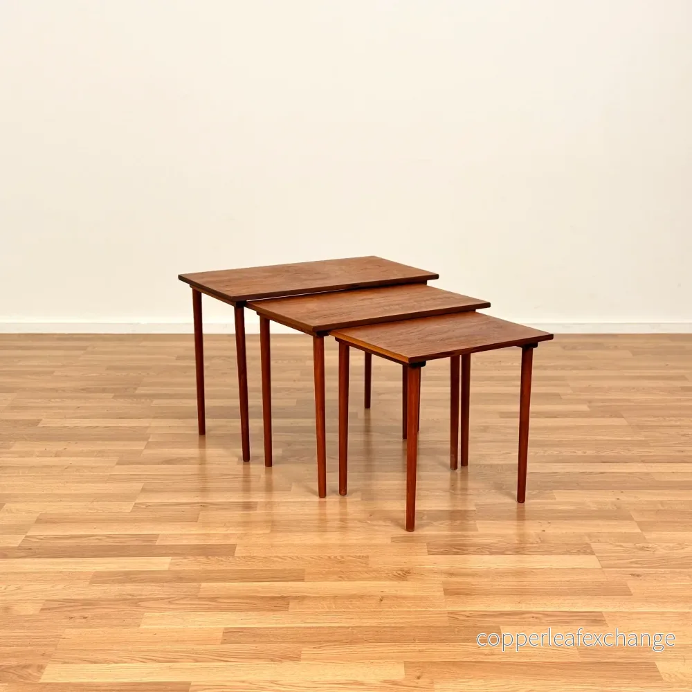 Set om 3 nästlade bord i teak, Danmark 1950-60-tal
