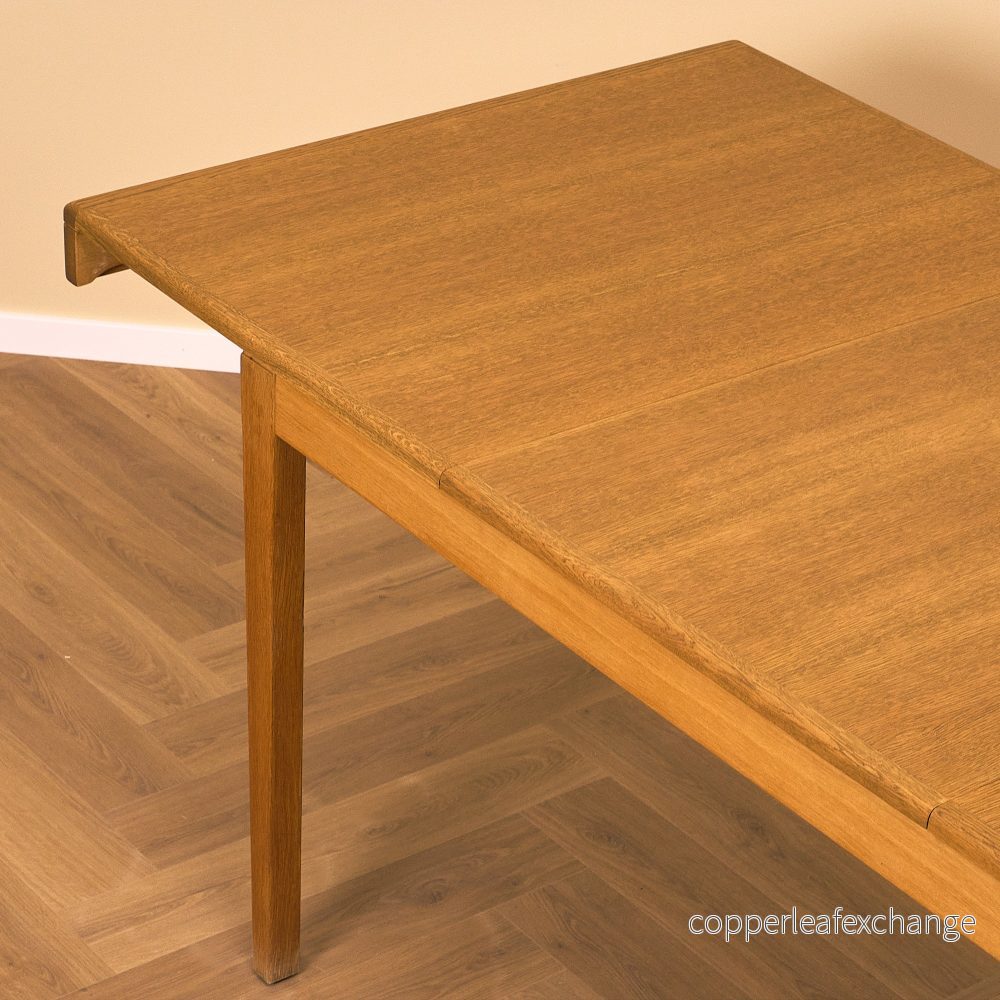 Svenskt rektangulärt matbord i ek av Erik Wörtz för IKEA - Bild 3