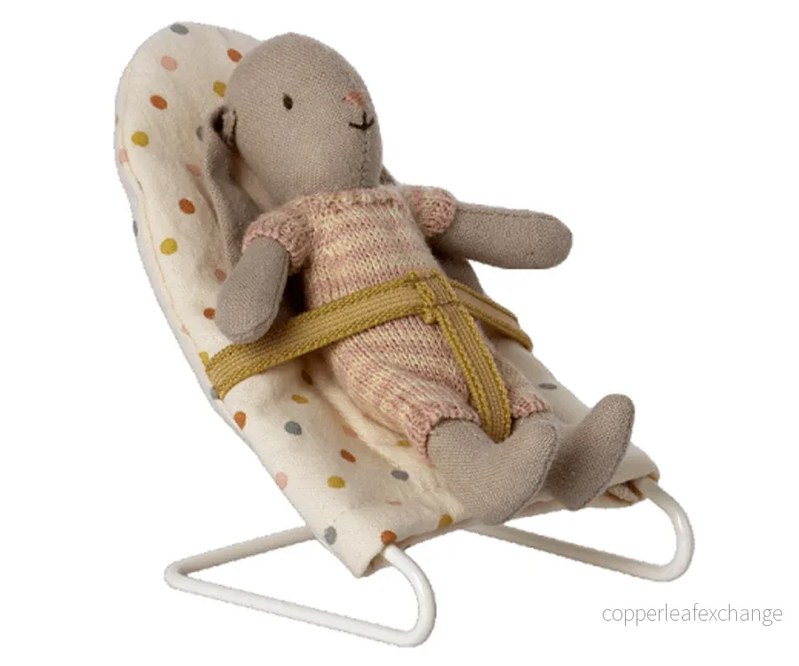Maileg – Babysitter micro, prickig stol, barnstol för kaniner - Bild 2