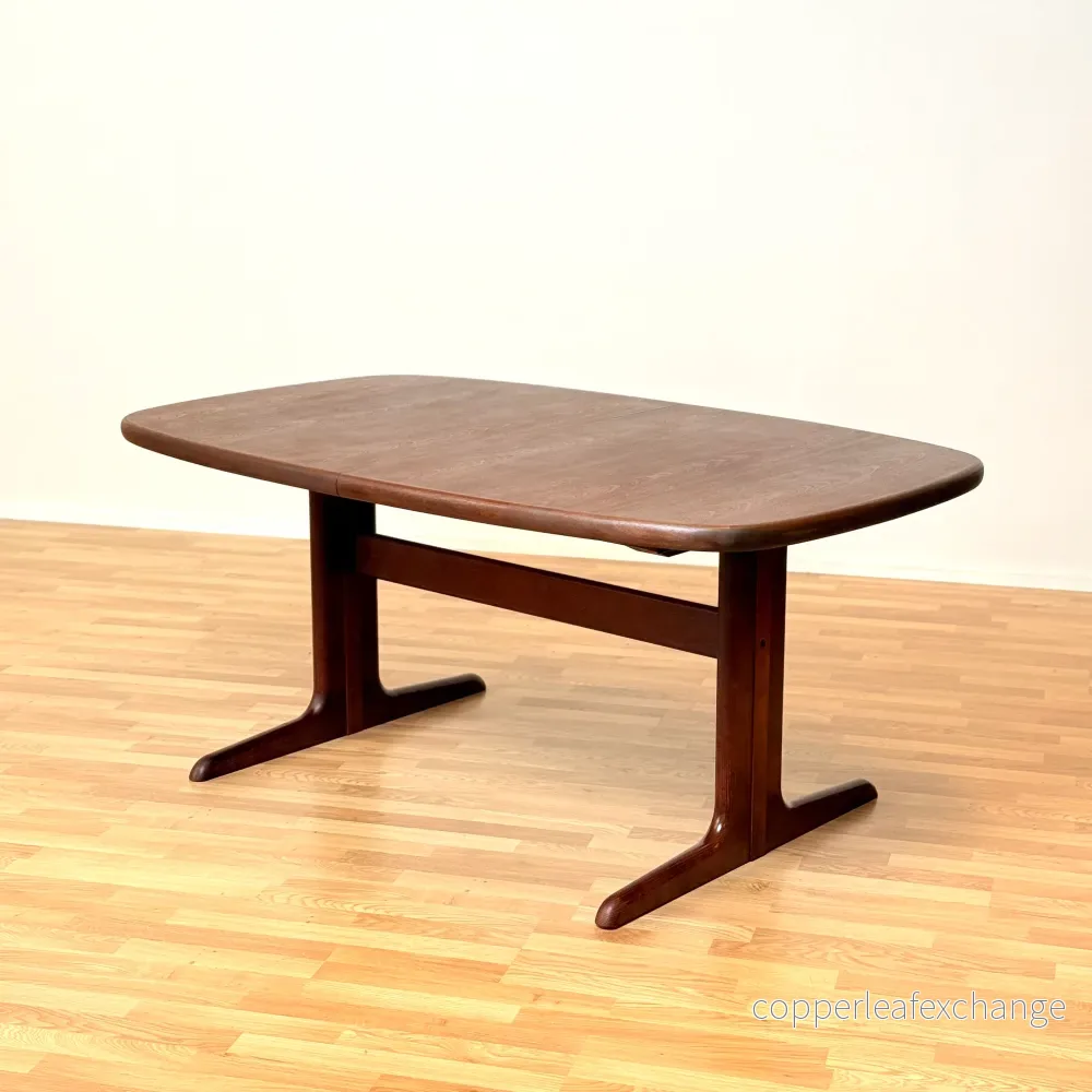 Dansk oval matbord i mahogny från Skovby Møbelfabrik