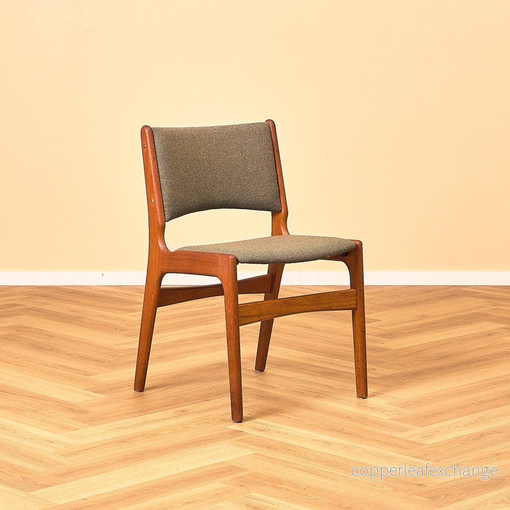 A rare set of Danish dining chairs in teak by Erik Buch for Anderstrup Møbelfabrik, model 89 - Bild 2