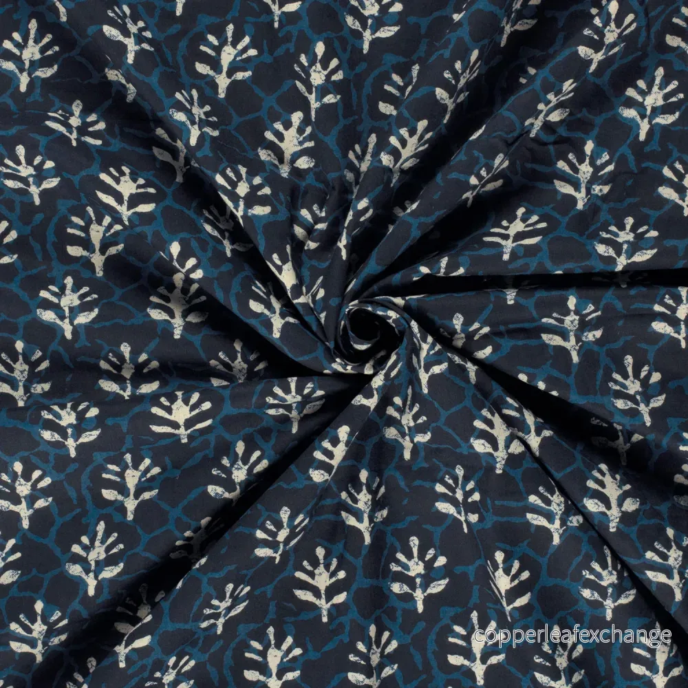 Cotton – Voile – Patterned – Batik – Leaf – Indigo – 49/006 Cotton – Voile – Patterned – Batik – Leaf – Indigo – 49/006