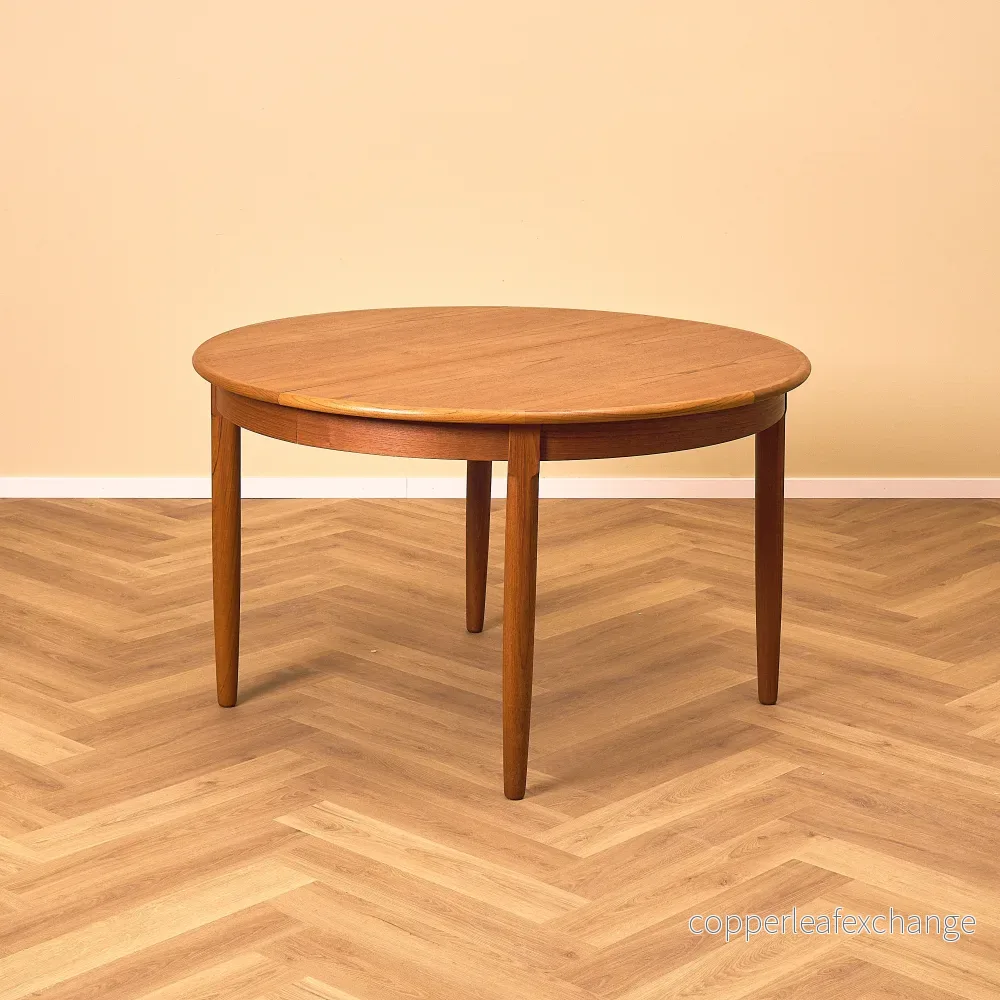 Danskt runt matbord i teak Danskt runt matbord i teak