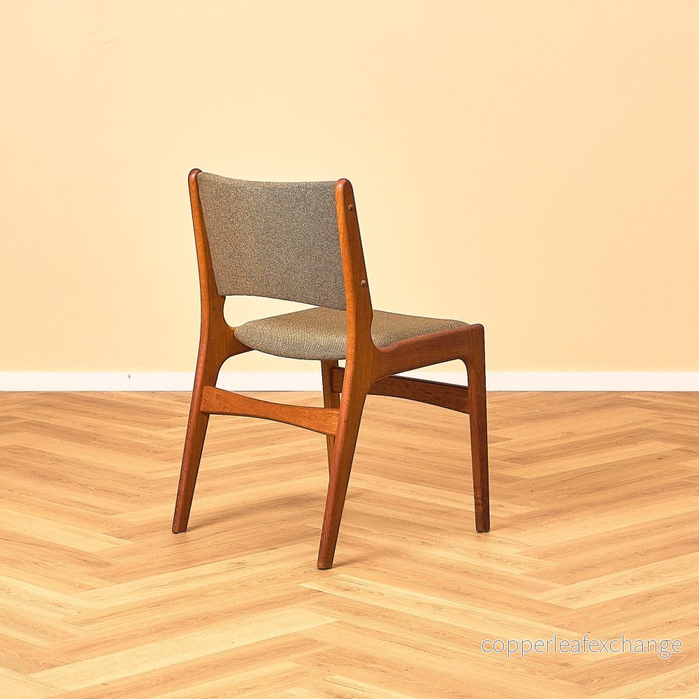 A rare set of Danish dining chairs in teak by Erik Buch for Anderstrup Møbelfabrik, model 89 - Bild 3