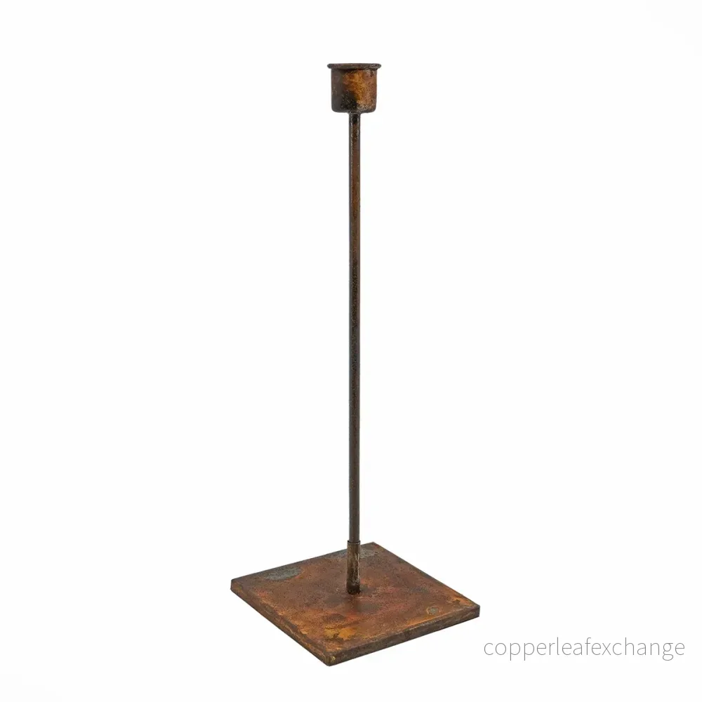 Hög smal rostig ljusstake - Bild 2