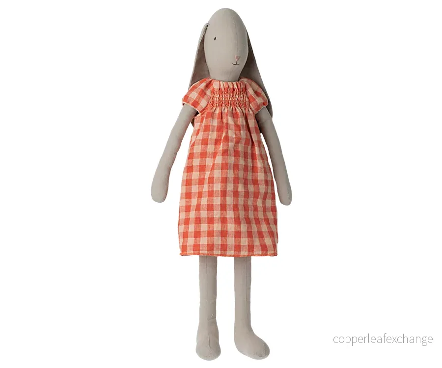 Maileg – Kanin med långa örn, flicka med rutig klänning, bunny size 5