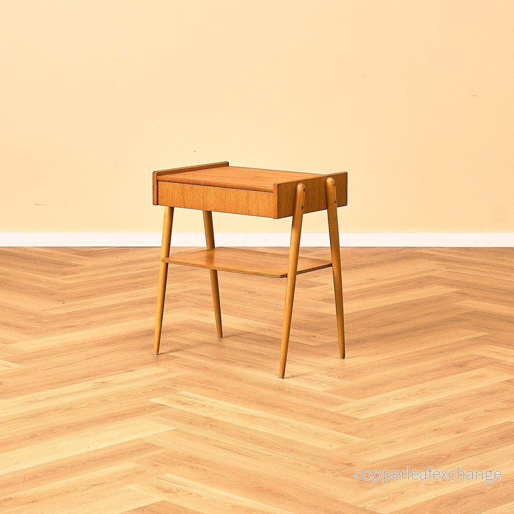 Svenska sängbord i teak och bok av Carlström & Co Möbelfabrik - Bild 3