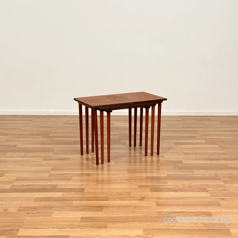 Set om 3 nästlade bord i teak, Danmark 1950-60-tal - Bild 2